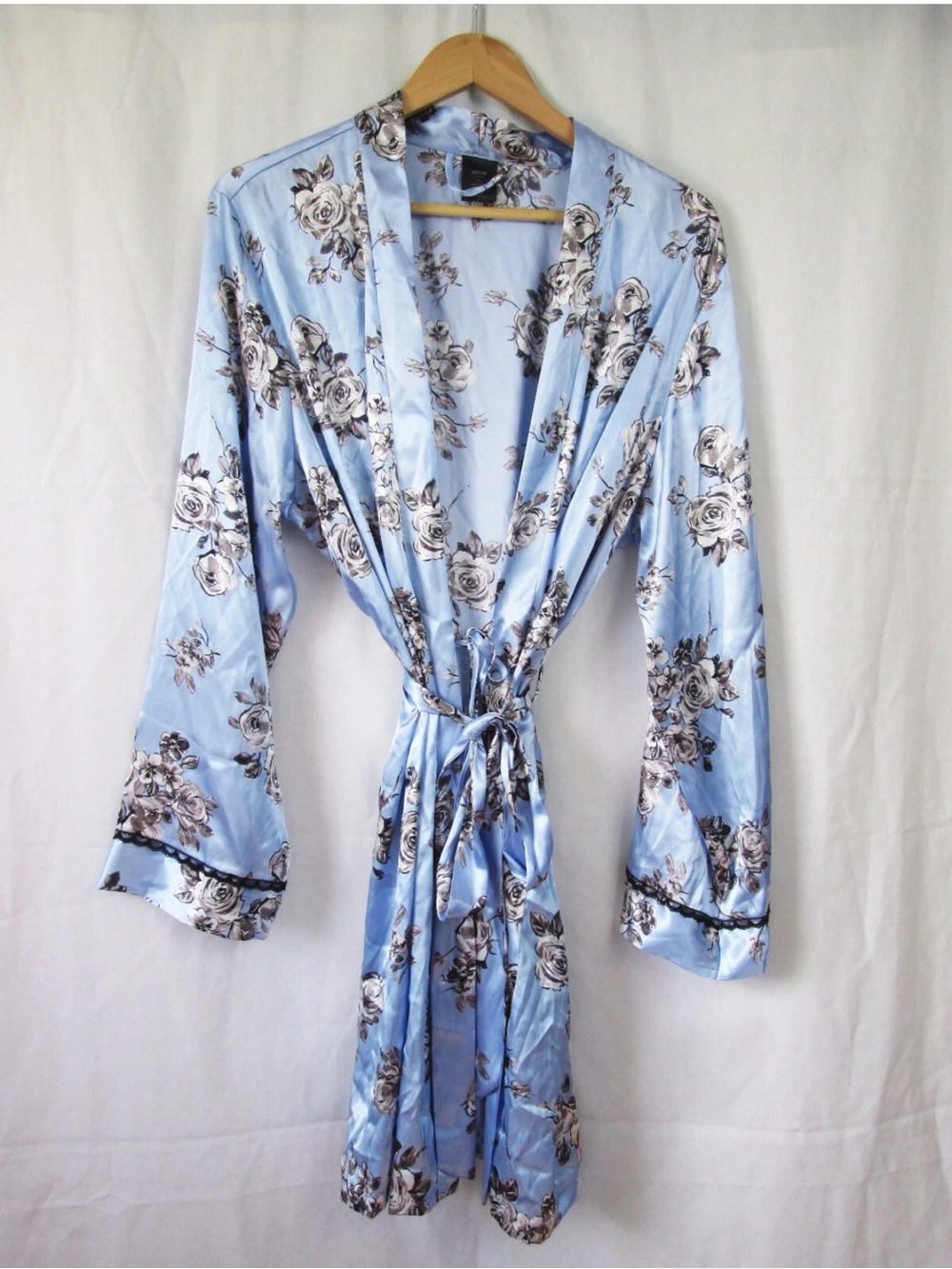 APT 9 Silky Satin Floral Robe Black Lace on Sleeves Dressing Gown Size L Blue